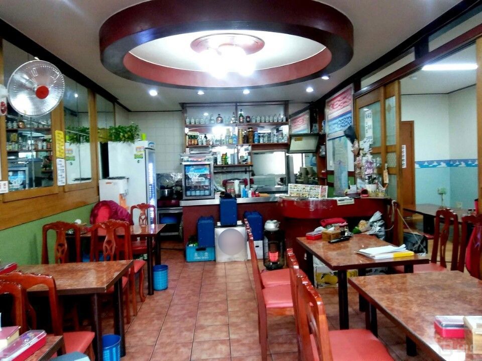 단골고객과 입소문으로 매출이 안정적입니다 매물의 1번째 사진