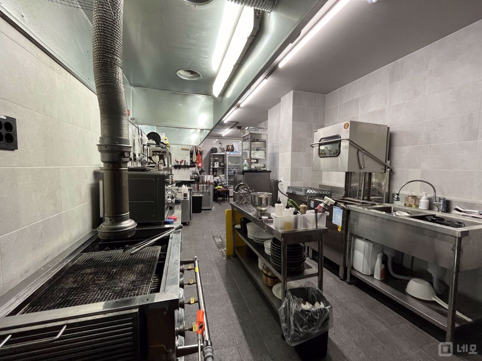 전경좋은 한강뷰, 인테리어 완비된 천호동 4층 바 매물의 5번째 사진