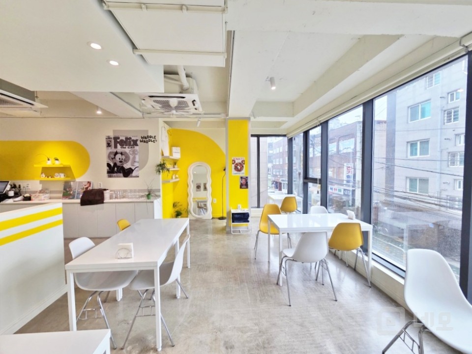 GATE 망원동 망리단길 메인 중심 신축급 건물 2.5층 상가 매물의 7번째 사진