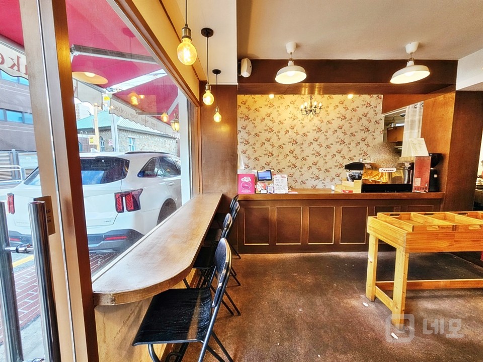 JS 학교 앞 SSS급 상권! 1층 가시성 좋은 상가 임대 매물의 5번째 사진