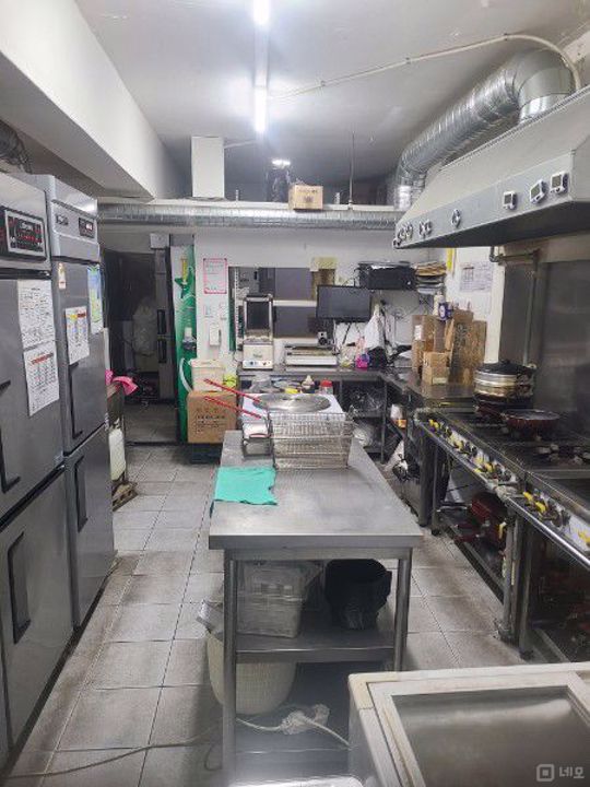 신당동 시설 완비 되어 있는 공유 주방 매물의 2번째 사진