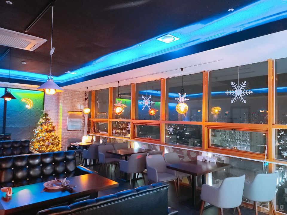 대림동 초역세권, 대로변 코너의 10층 바 매물의 5번째 사진