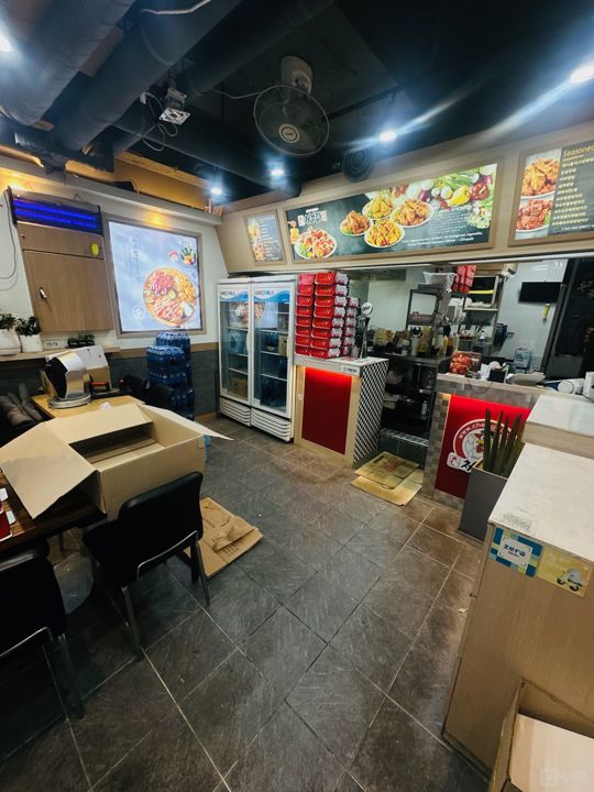 흑석동 흑석역 역세권, 대단지 아파트 상가 위치, 매출 안정적인 치킨집 매물의 1번째 사진