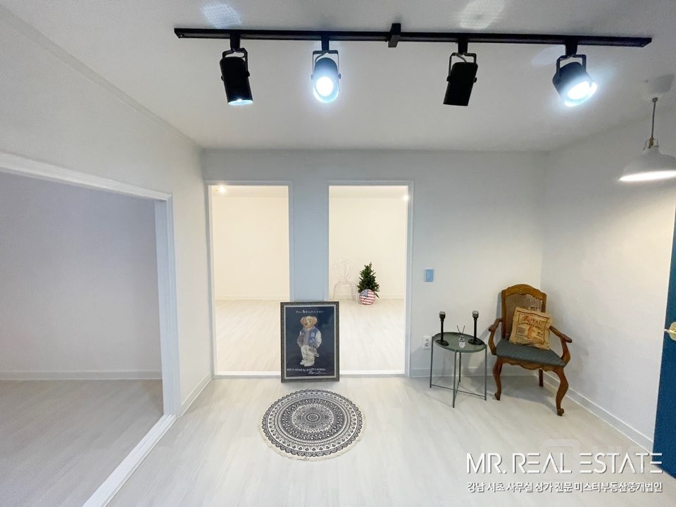 논현초옆.인테리어ACE.사무실.상가.모두환영 매물의 2번째 사진