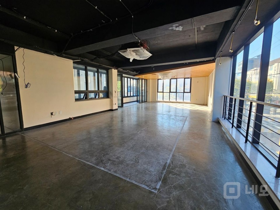 2층 사무실 전체사용 현재공실 매물의 2번째 사진