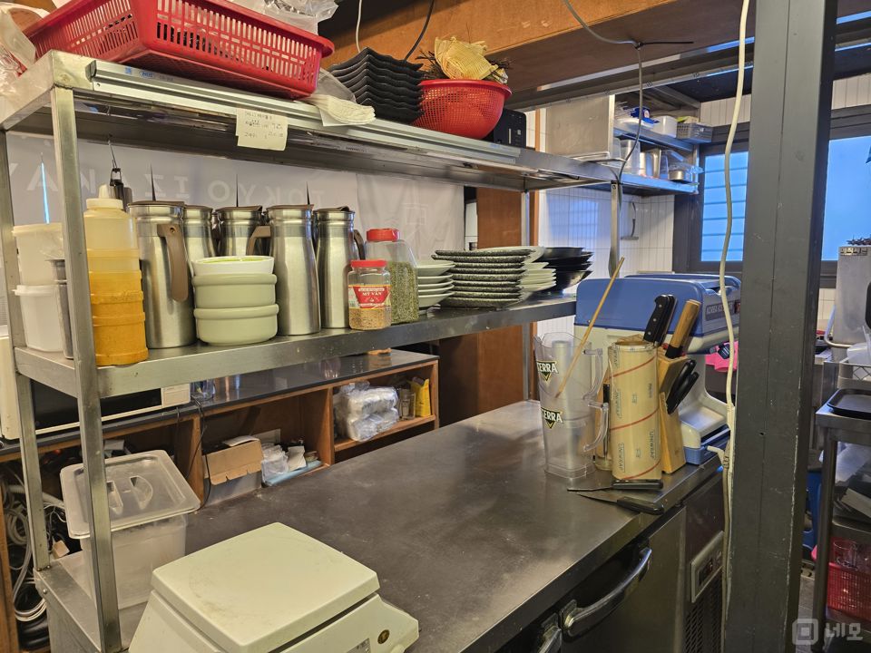 시설 집기 포함, 인테리어 완비된 갈현동 이자카야 매물의 5번째 사진