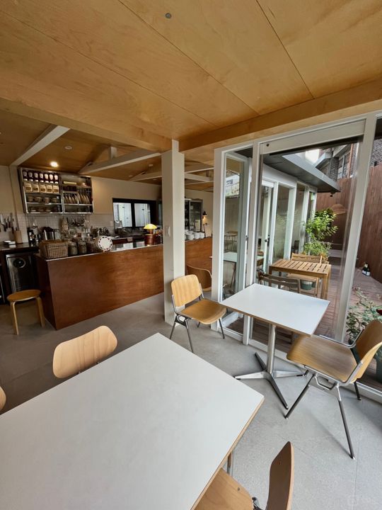 한남동 한남역 역세권, SNS 핫플레이스인 카페 겸 와인바 매물의 2번째 사진