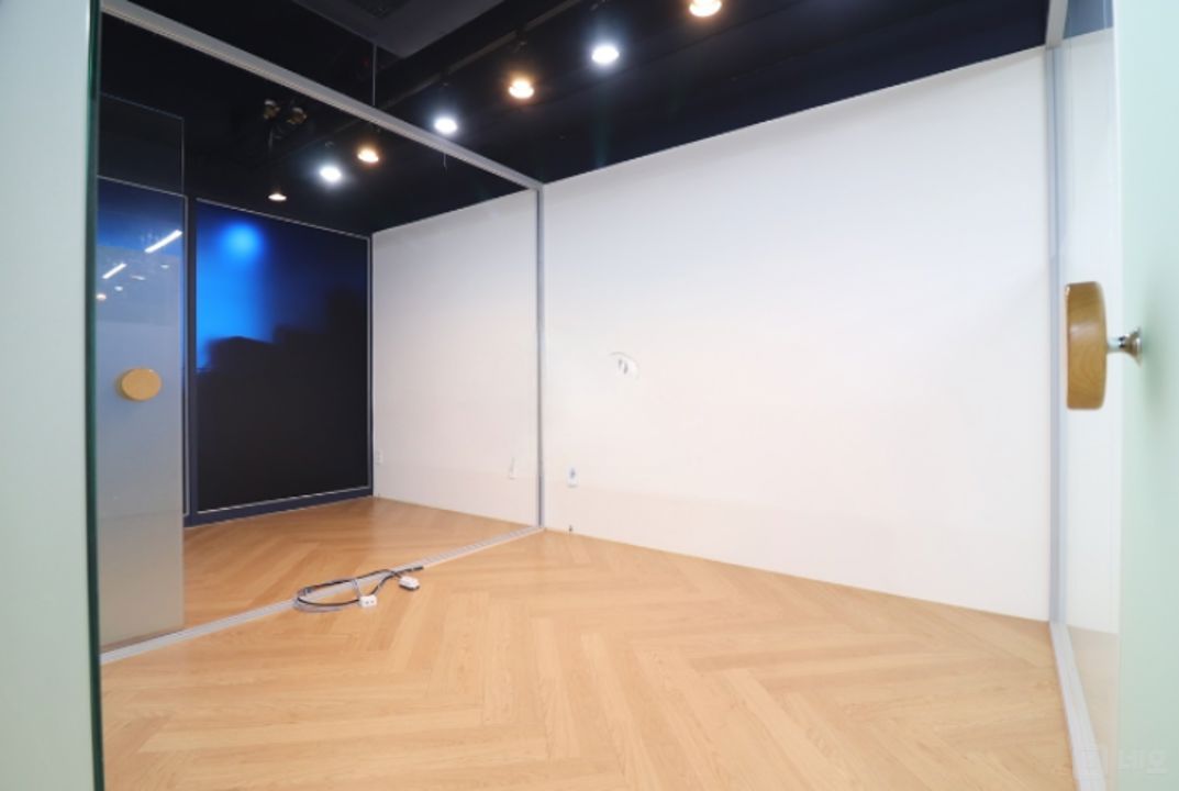 인테리어 인수비용 0원 정사각형 중형 이쁜 사무실 매물의 8번째 사진