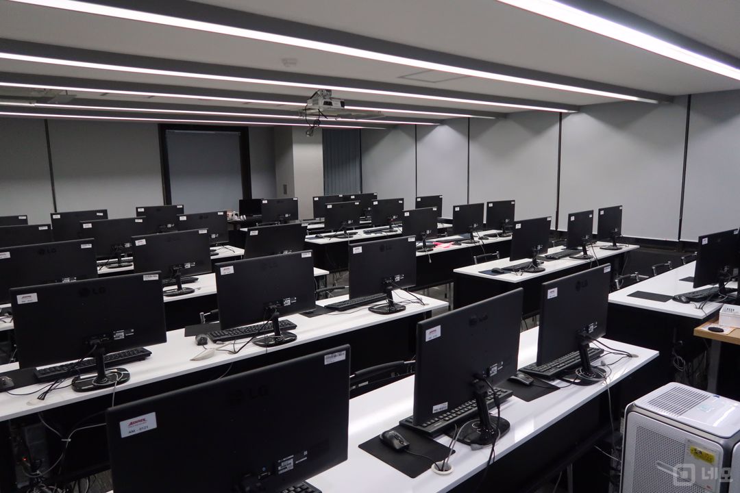 강남역 도보 6분거리, 접근성 S급 사무실 매물의 3번째 사진