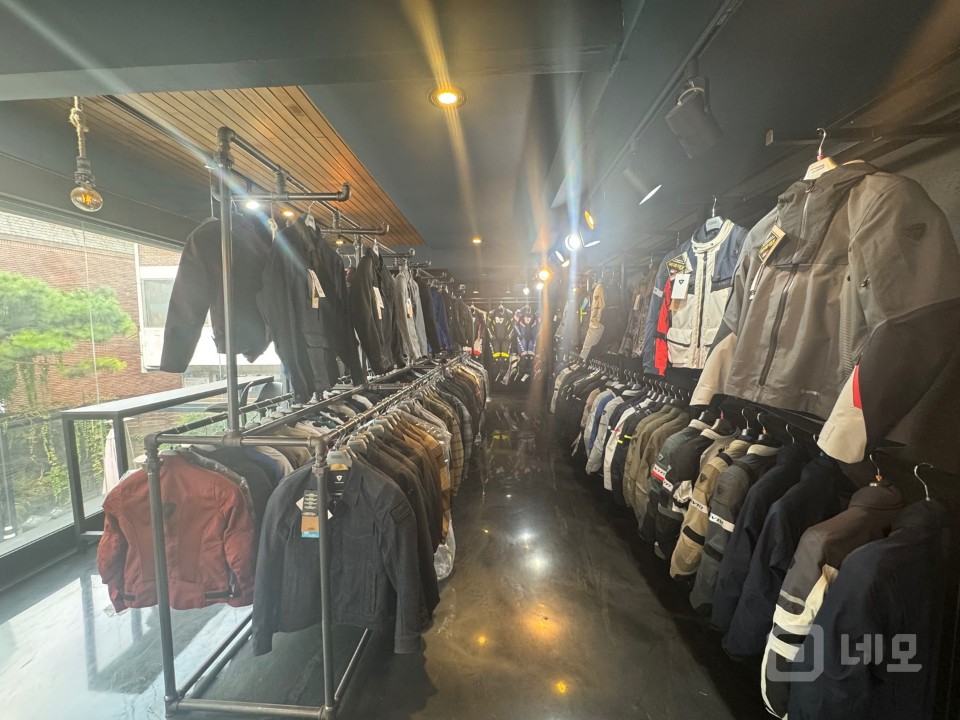 홍대 메인거리 이면 주택형 통임대 상가 테라스 단독사용 매물의 3번째 사진