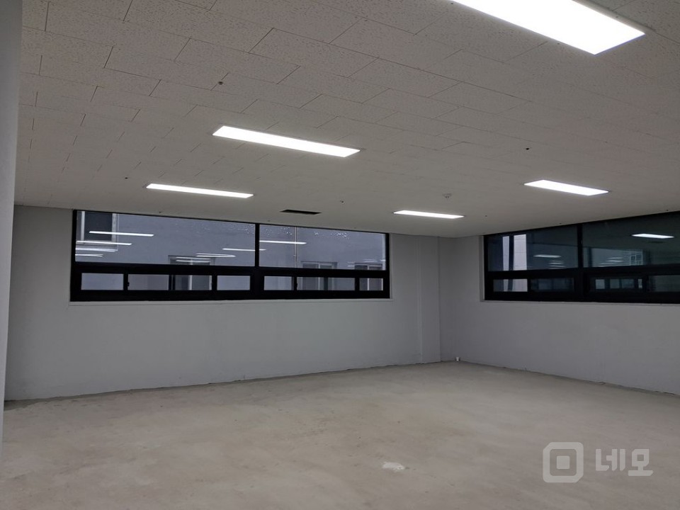 깔끔한 건물의 2층,5층 임차사를 모십니다!! 매물의 2번째 사진