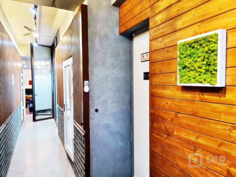 JS 지정 주차 2대 방음시설 완비 녹음실 임대 매물의 13번째 사진