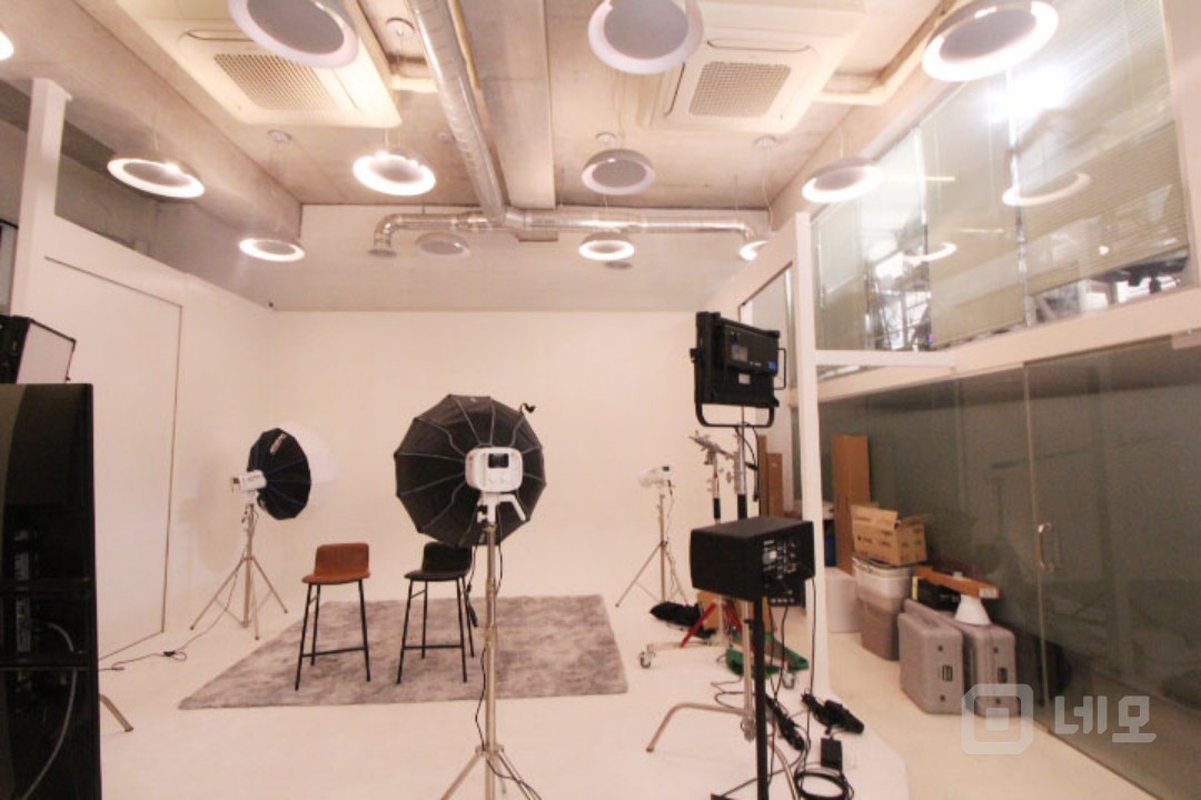 ● 나 스튜디오에요 하는 공간 입니다 ~~ 지하 스튜디오 시설 완비 !! 매물의 6번째 사진