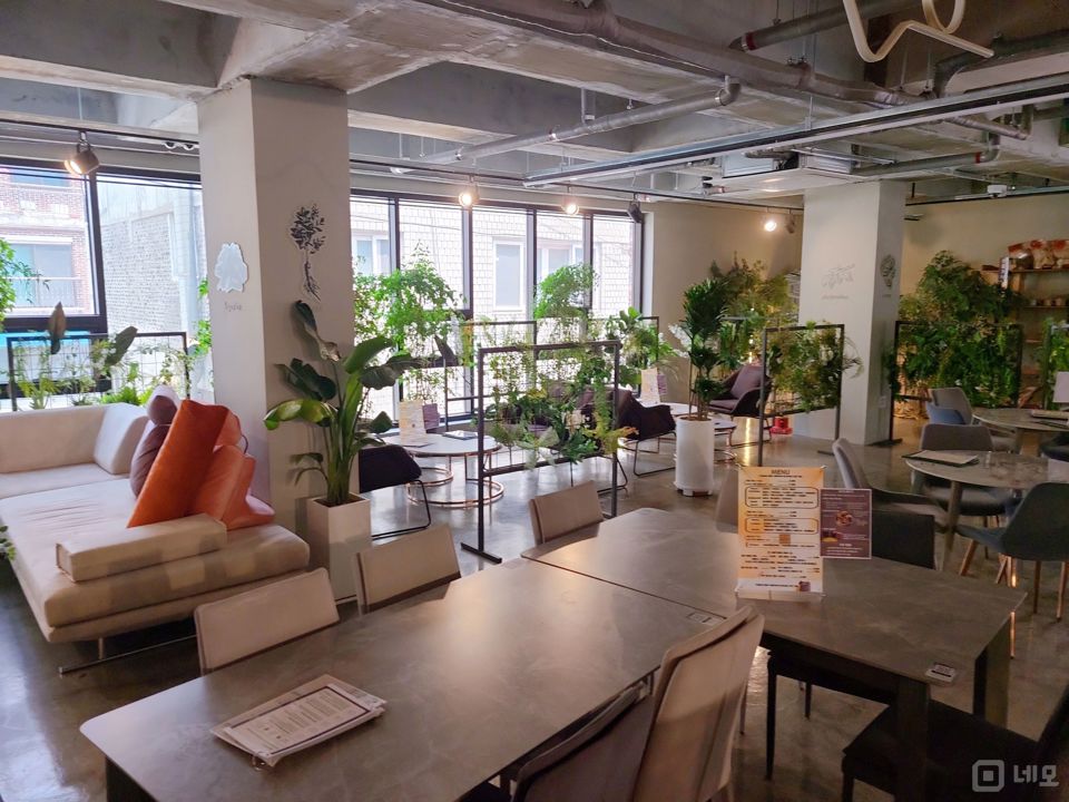 홍대입구역 도보 3분 홍대상권 중심부에 위치 전통차카페 매물의 6번째 사진