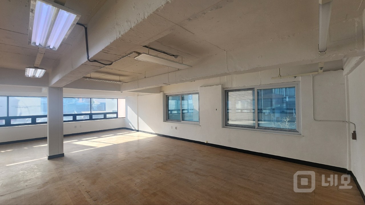 엘베o주차o 코너건물 2층 단독 사무실 매물의 3번째 사진