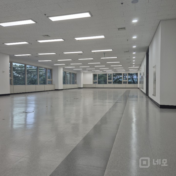 💕삼성동 I 쾌적한 화이트톤 인테리어 I 빠른 계약 예상되는 사무실 매물의 3번째 사진