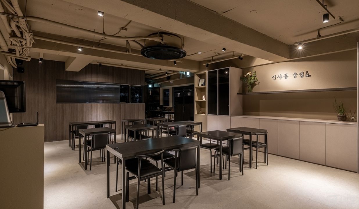 유동인구 많은, 신사동 가로수길 상권 2층 술집 매물의 2번째 사진