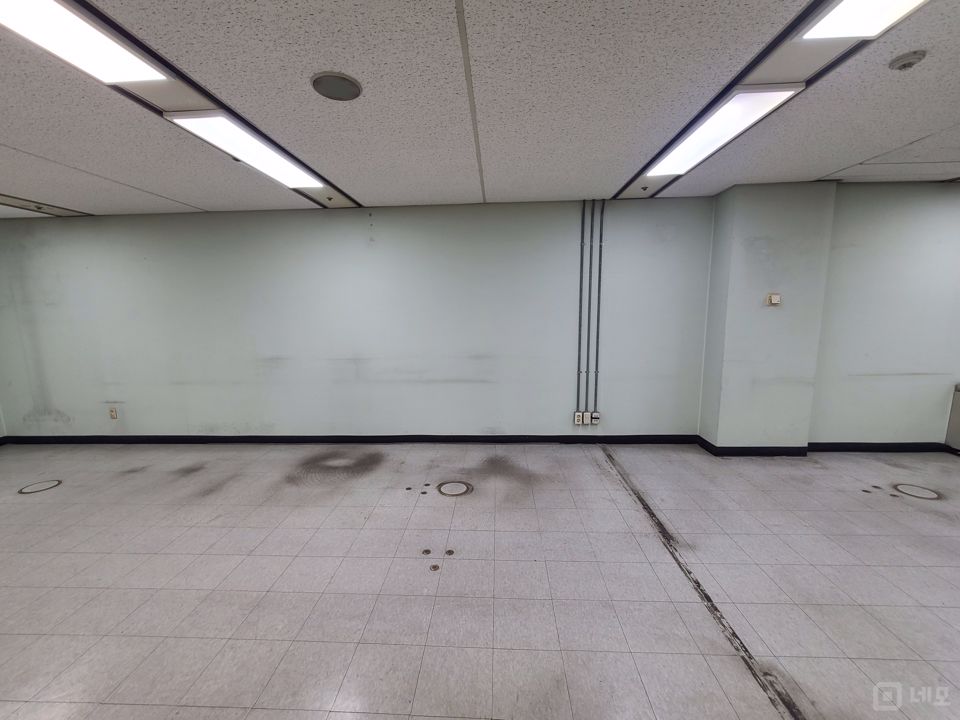 대로변 인근에 위치한, 교통이 좋은 외발산동 사무실 매물의 3번째 사진