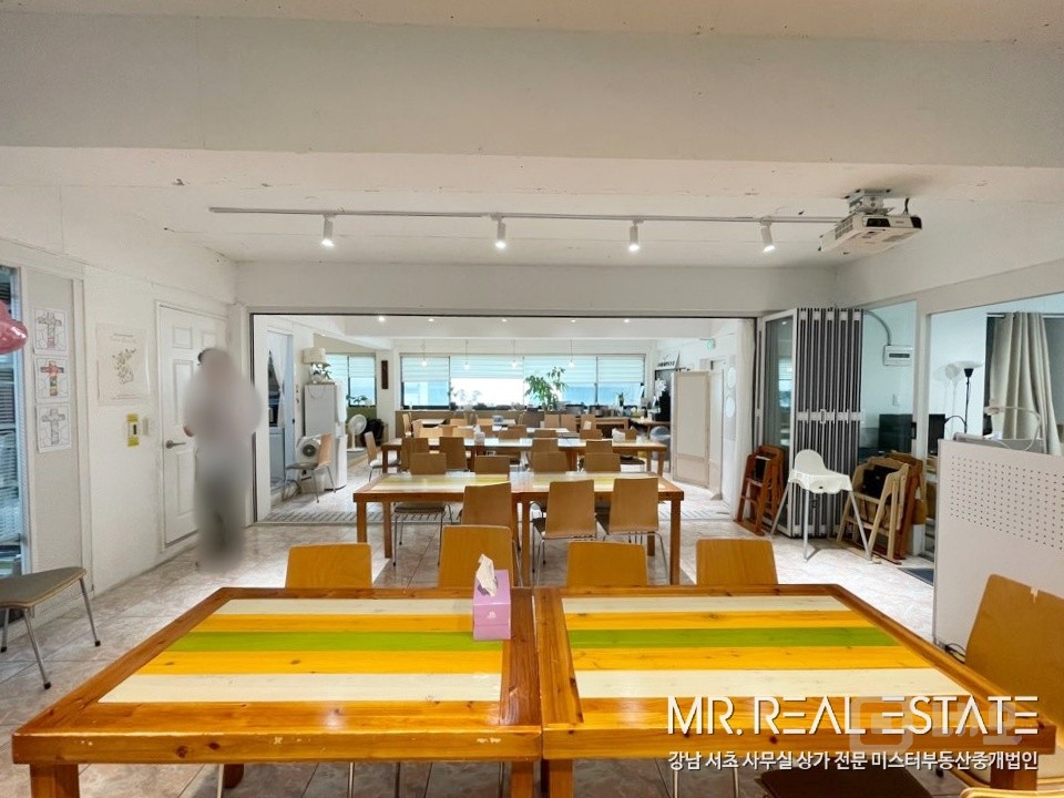 신사역 도보2분 교회 선호 2,3 층 통임대 인테리어 완비 매물의 4번째 사진