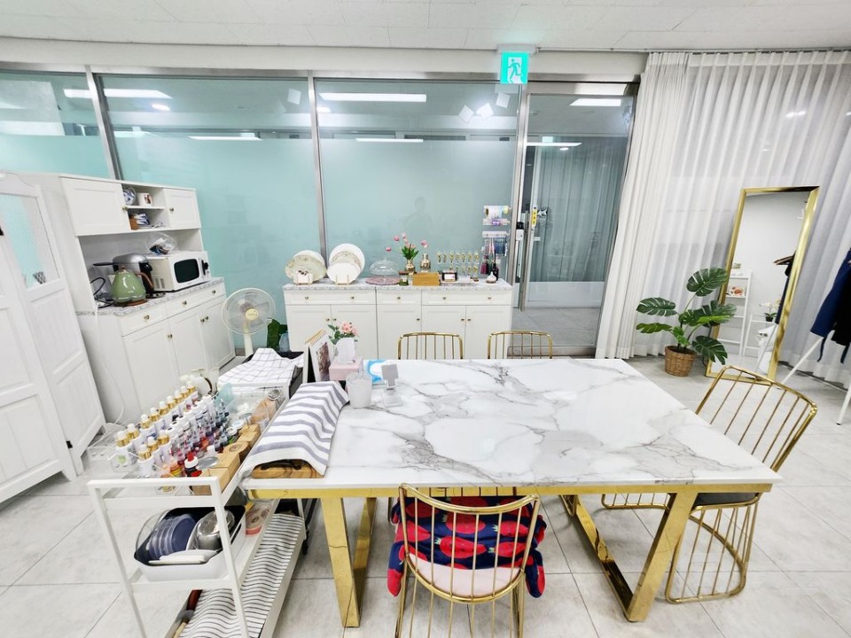 싱크대 완비, 공방 풀 인테리어,에스컬레이터 운행, 집기포함 매물의 4번째 사진