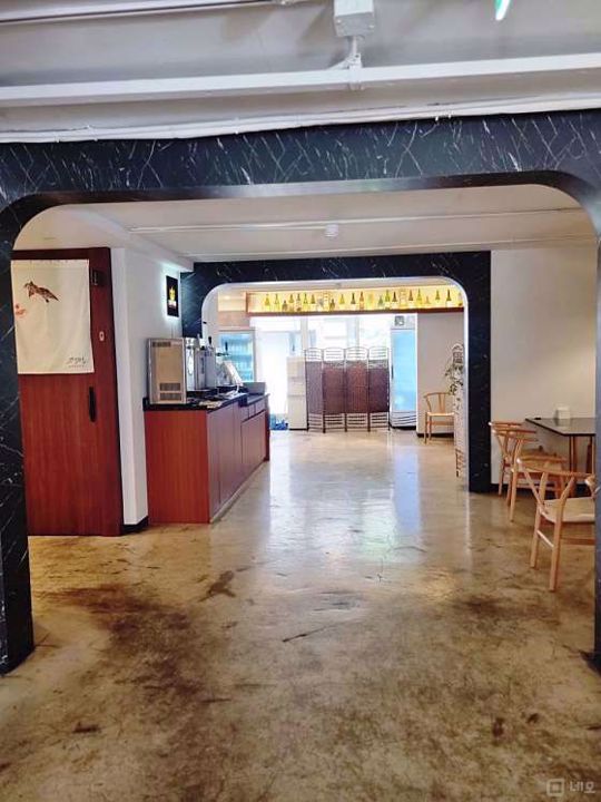 서교동 번화가에 위치한 일식당 매물의 2번째 사진