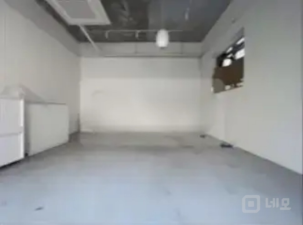 중랑구 망우동 학교 정문 앞 자리 상가 매물의 1번째 사진