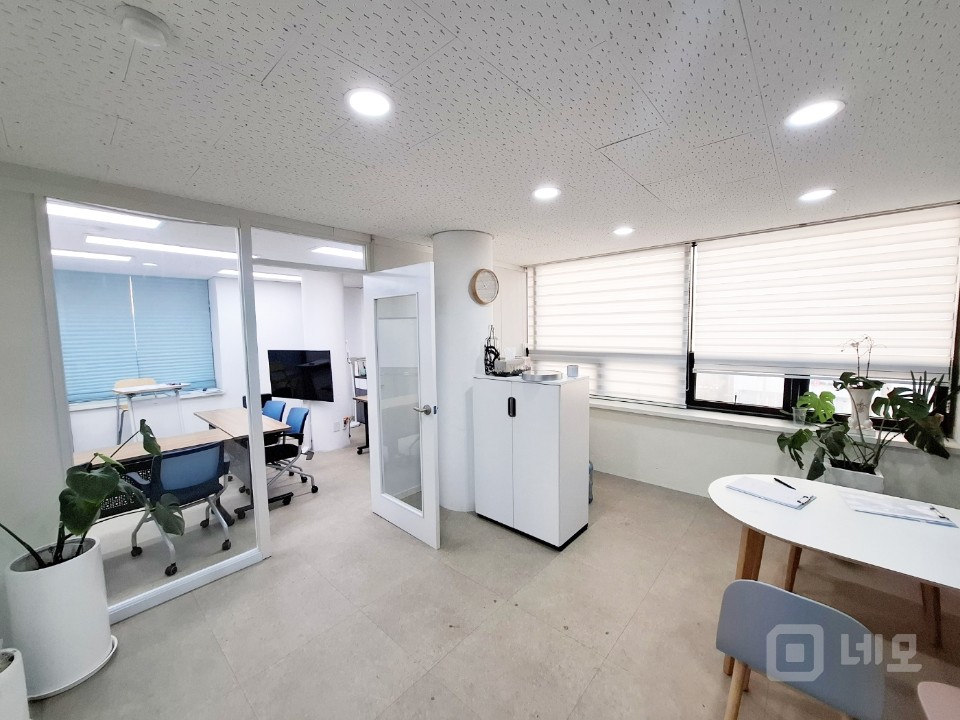 🏢 이대역 도보권! 실속형 사무실 임대 🖥️ 매물의 4번째 사진