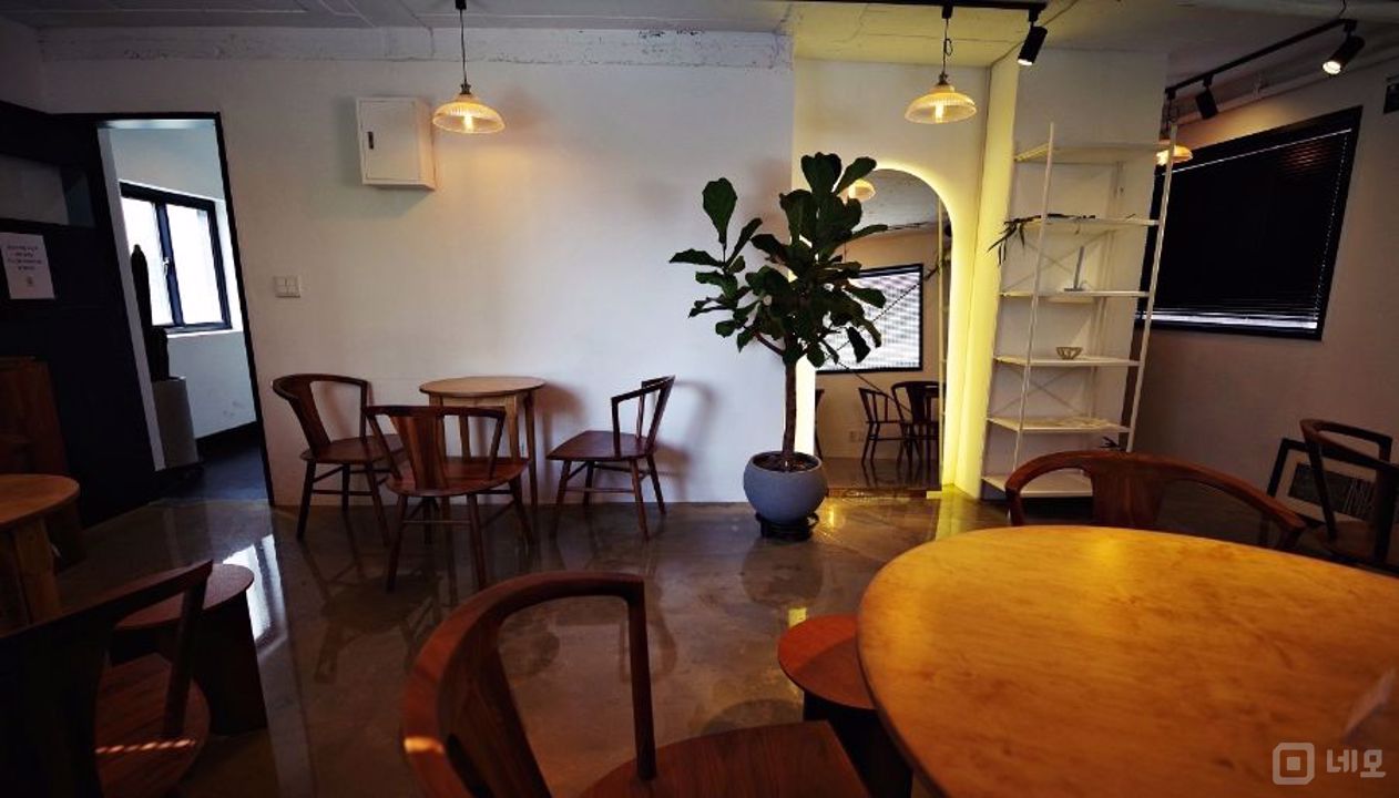 인테리어 완비된, 성수동 통건물 카페 매물의 8번째 사진