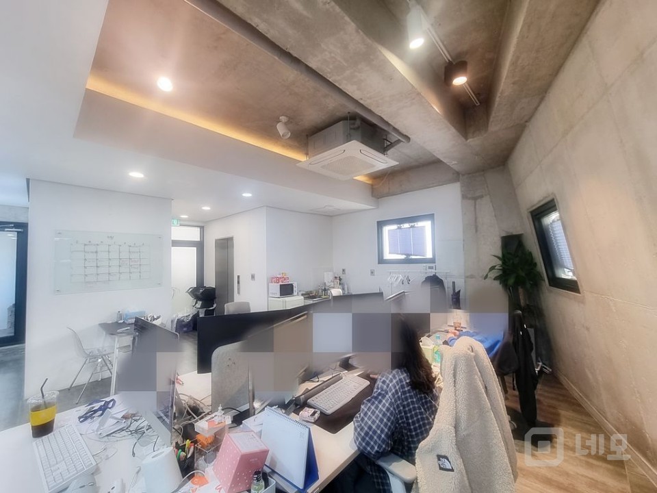 홍대역 3분 초역세권 동교동 내외관 퀄리티좋은 상가사무실!! 매물의 4번째 사진