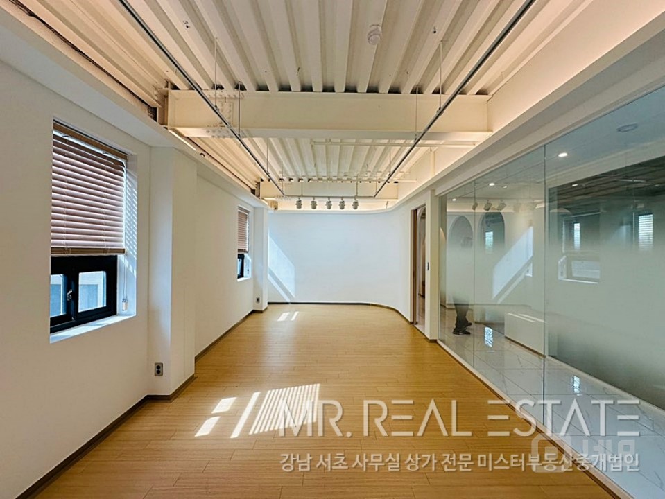 실사진 양재역3분 언주초앞 S급인테리어 무권리 자주식주차 매물의 5번째 사진