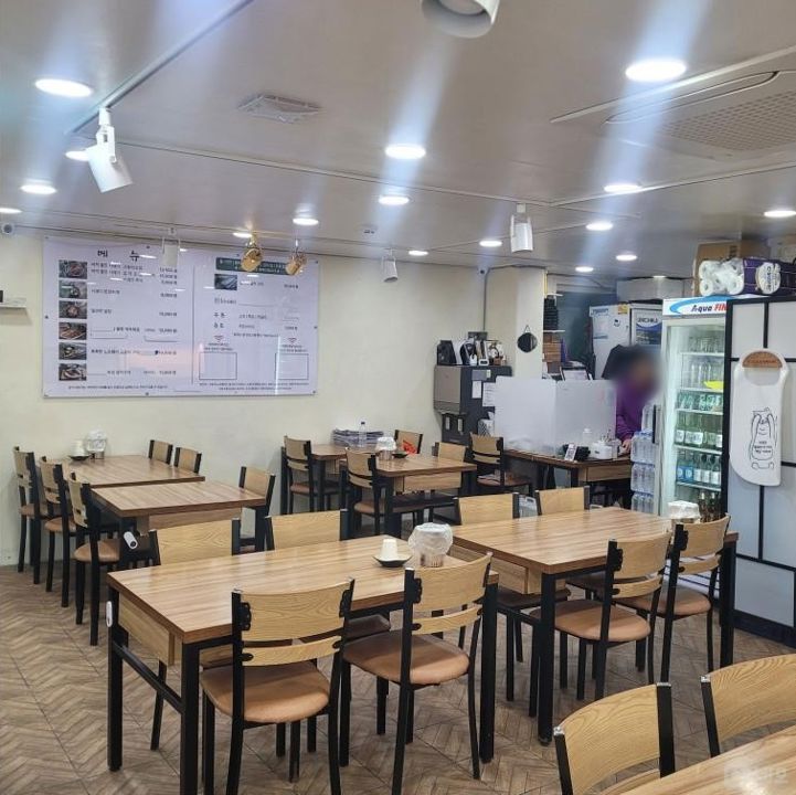 목동 시장 골목, 꾸준한 수요 있는 한식점 매물의 1번째 사진