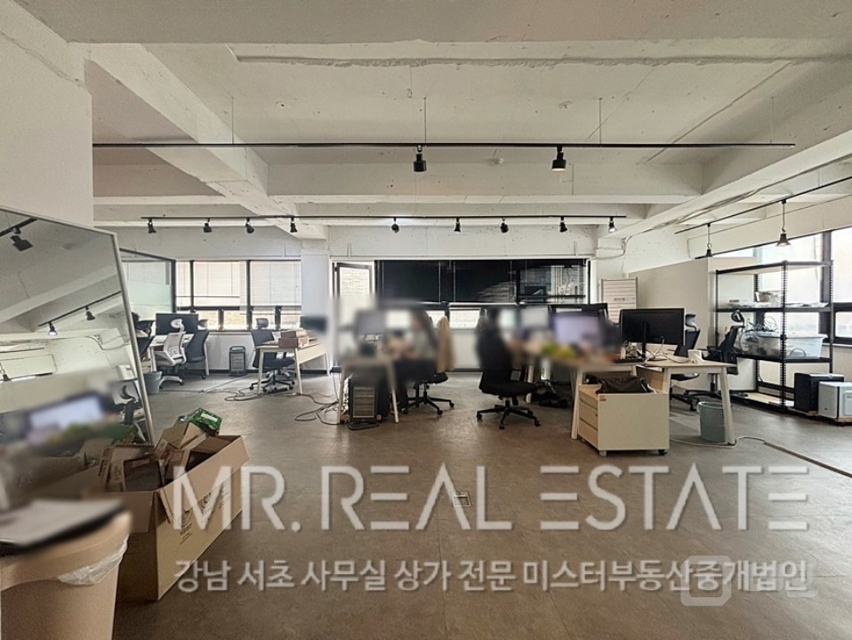신논현도보 2분.인테리어ACE사무실.엘베.테라스있음.주차편리 매물의 1번째 사진