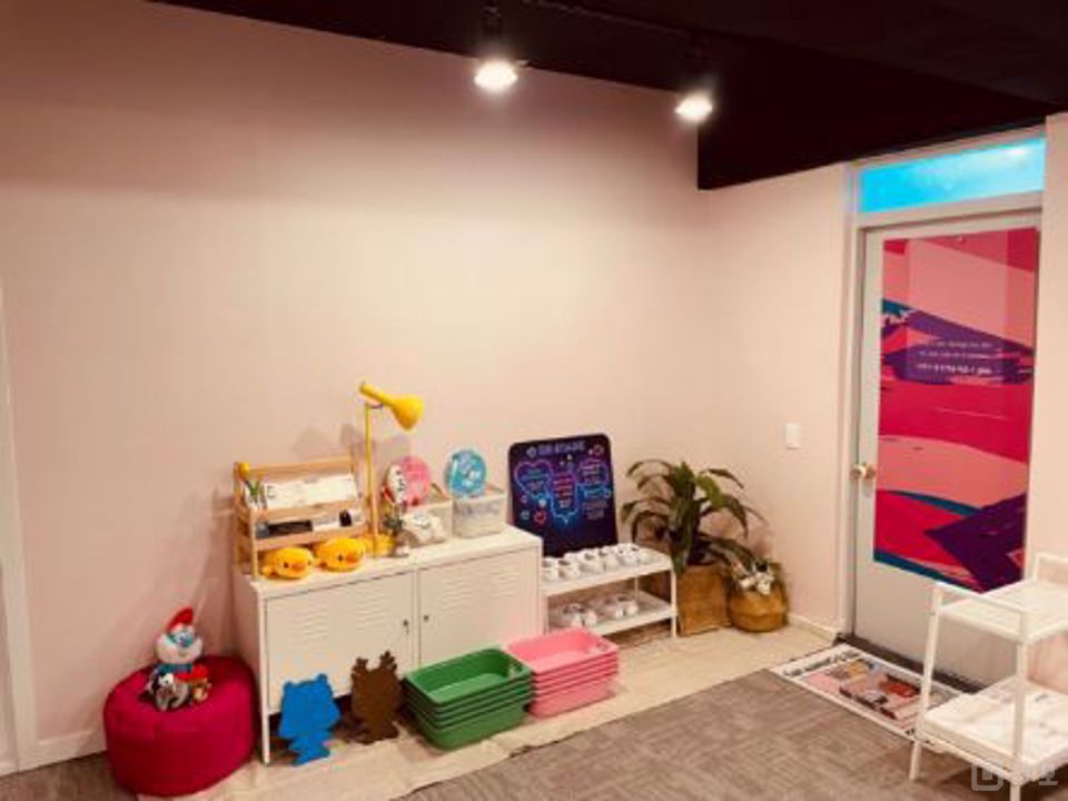 심곡천 앞 도로변 코너 자리에 위치한 접근성 좋은 지1층 상가 매물의 5번째 사진