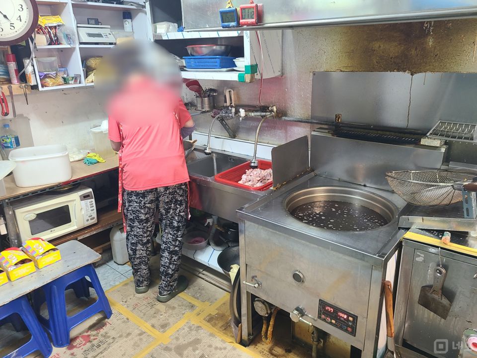 봉천동 상권 확실하게 잡혀있는 치킨 전문점 매물의 2번째 사진
