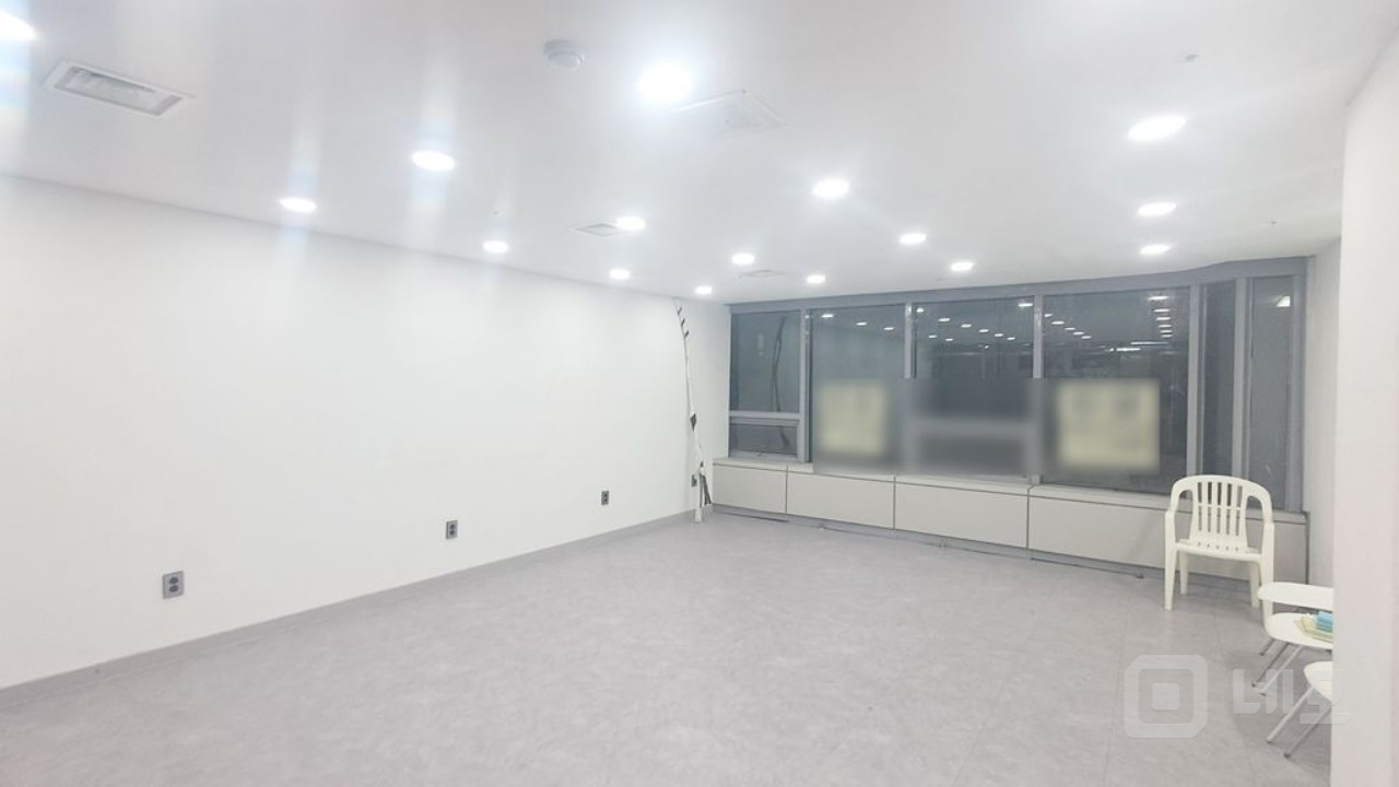 🏬 [노고산동 2층] 신촌역 도보 상가, 소규모 창업에 딱!🔥 매물의 1번째 사진