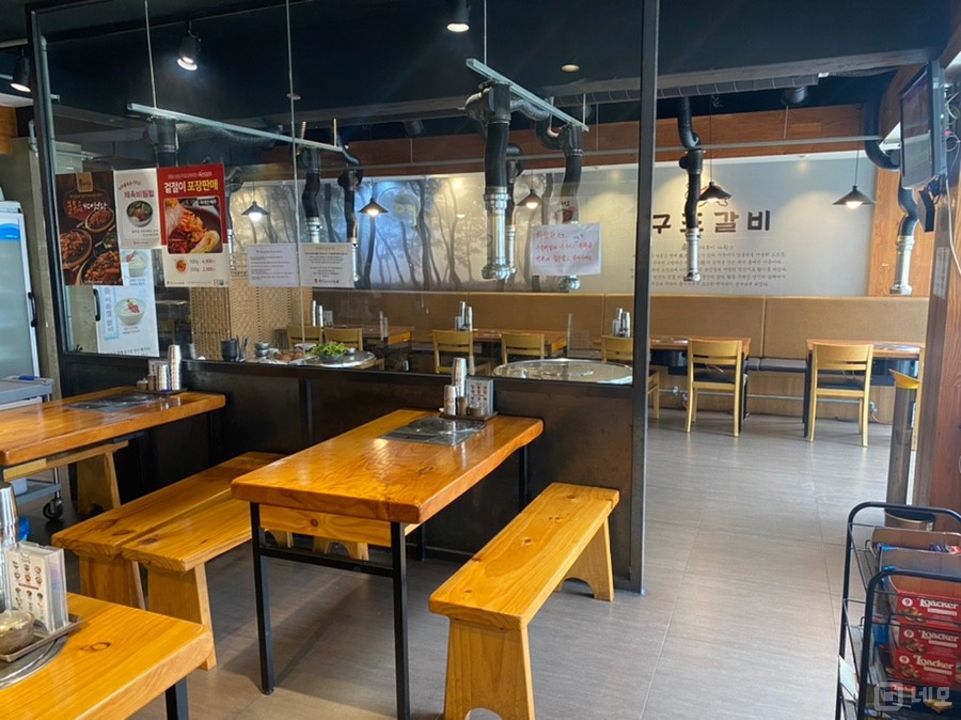 명일동 초역세권, 월 매출 안정적인 국밥집 매물의 3번째 사진