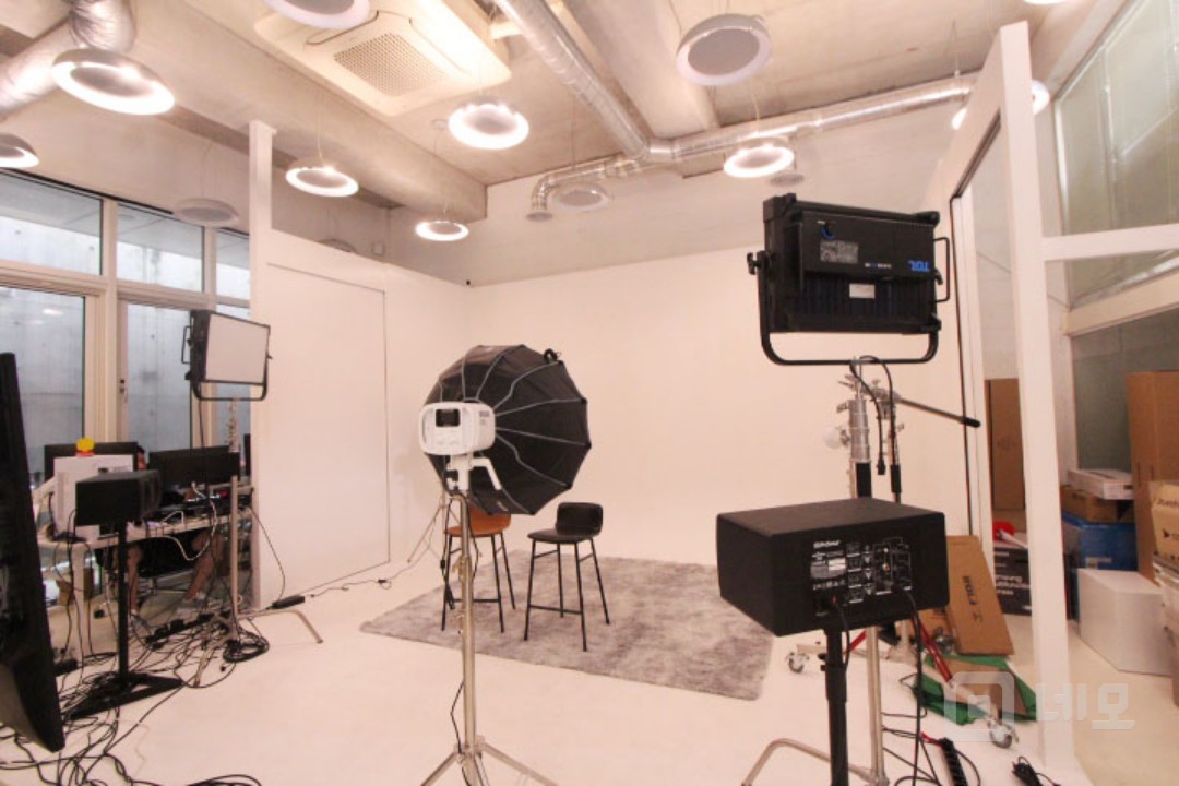 ● 나 스튜디오에요 하는 공간 입니다 ~~ 지하 스튜디오 시설 완비 !! 매물의 7번째 사진