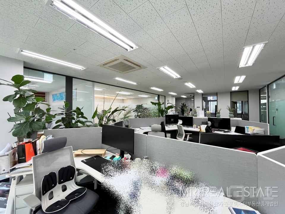언주역1분 주차2대 완벽인테리어 대로변 단독층 통창 ACE 매물의 9번째 사진