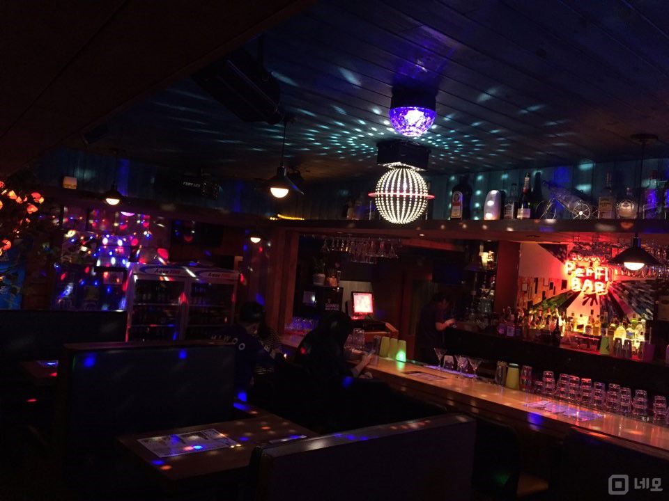 사당동 이수역 역세권, 단골 고객 많아 매출 좋은 바 매물의 2번째 사진