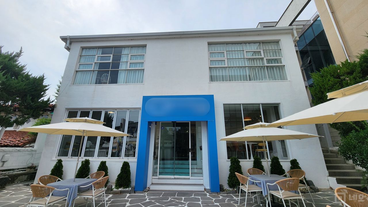 역삼동 신논현역 역세권, SNS 핫플레이스, 시설, 인테리어 완비된 카페 매물의 6번째 사진