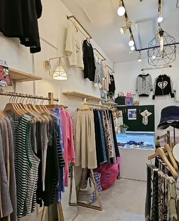 독산동 1,236 대단지 아파트내  유동인구 많은 옷가게 매물의 4번째 사진