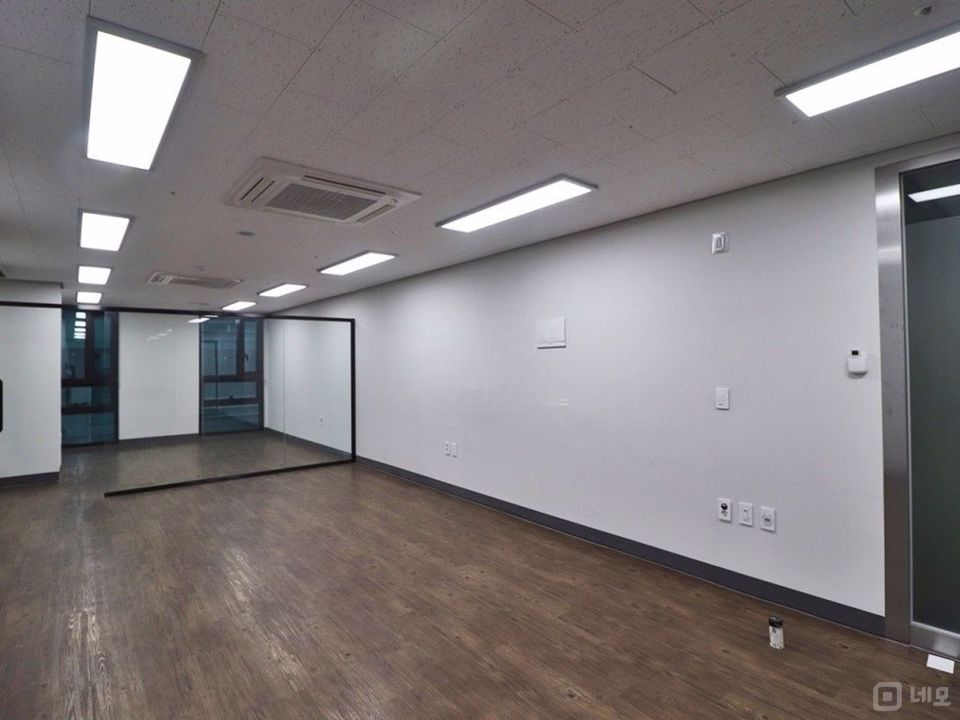 룸인테리어 이쁜 중형 사무실 실사용 16P 매물의 1번째 사진