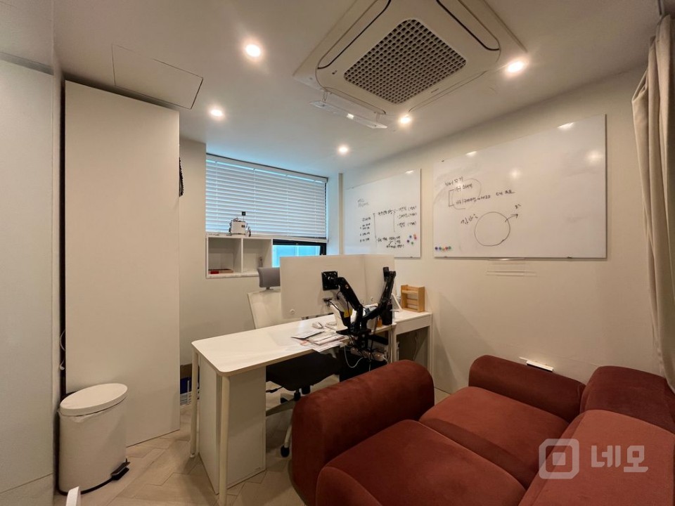 인테리어, 시설 완비 된 상가, 사무실, 3면 창으로 개방방 우수 매물의 7번째 사진