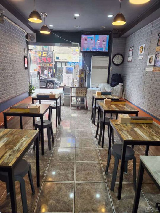 부천시 심곡본동  위치좋은  대로변 1층 구분상가 매물의 1번째 사진