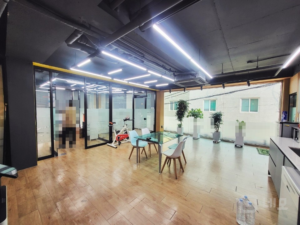 특급 디자인 사무실 채광 GOOD 빠른입주가능한 공간  매물의 16번째 사진