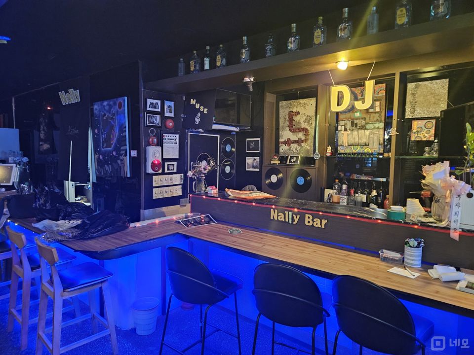 녹두거리 유동인구가 보장되어 있는 신림동 퓨전포차 매물의 1번째 사진