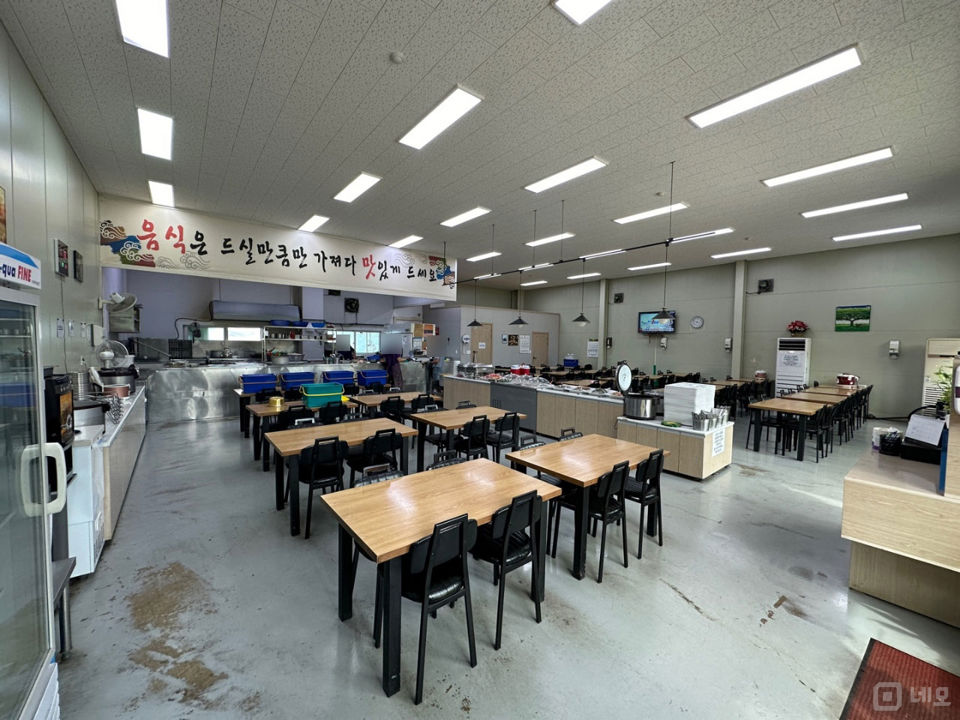 향남읍 화리현리, 대로변 인접, 깔끔한 시설 완비된 한식뷔페 매물의 2번째 사진