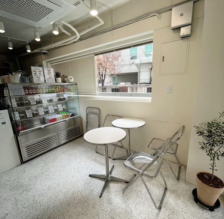 서초동 오피스 상권, 깔끔한 내외부 샌드위치점 매물의 1번째 사진