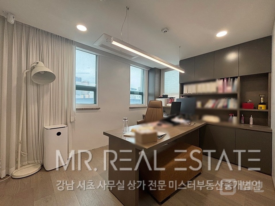 도산공원사거리.대로변.인테리어ACE사무실.발렛가능 매물의 5번째 사진