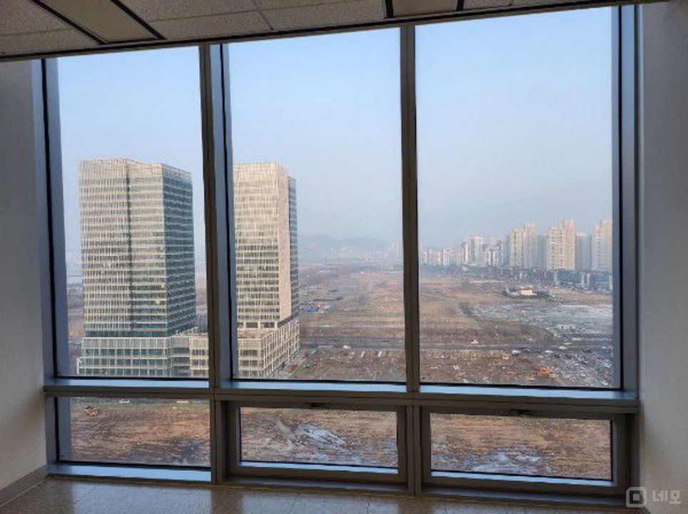 송도동 지하철 연결 건물, 렌트프리 가능한 고층 사무실 매물의 3번째 사진
